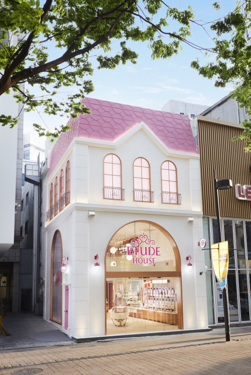 Myeongdong Makeup Class: A Practical Guide for First-Time Tourists