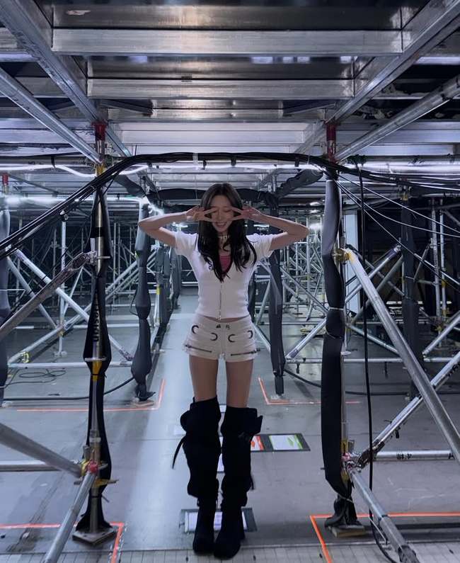 에스파 지젤, 164cm 맞아? 미친 비율의 바비 인형 모멘트