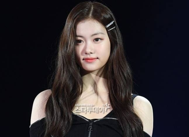 '학폭 논란' 김가람, 르세라핌 탈퇴 4년만 유튜브 복귀…5분 영상 66만뷰