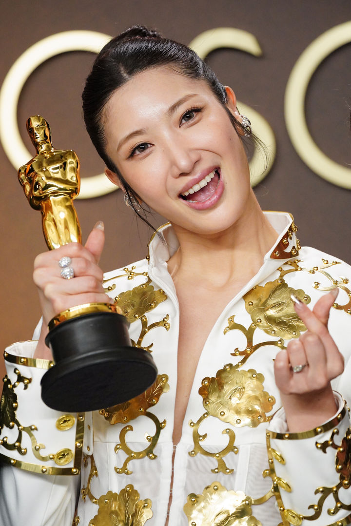 '케데헌' 이재, 오스카 무대의상='대한제국 대례복' 드레스였다 '끝장 디테일'[이슈S]