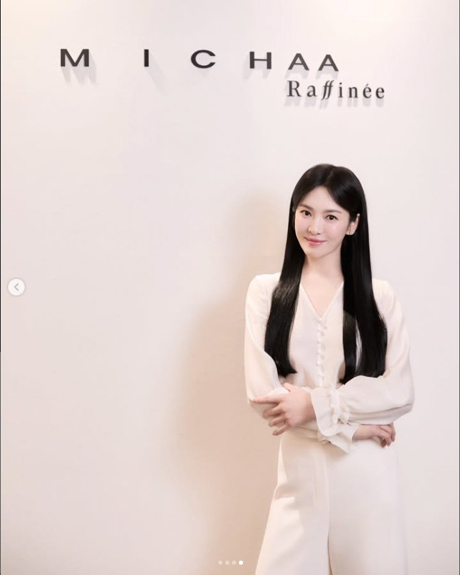 송혜교, 숏컷 어디 갔나...가슴까지 내려오는 '긴 생머리' 파격