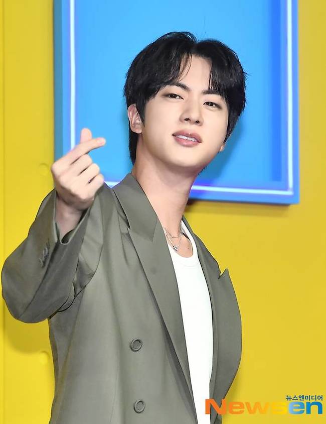 BTS 진, 정규 5집 크레딧서 홀로 이름 빠진 속사정 "고생 많이 했는데…"