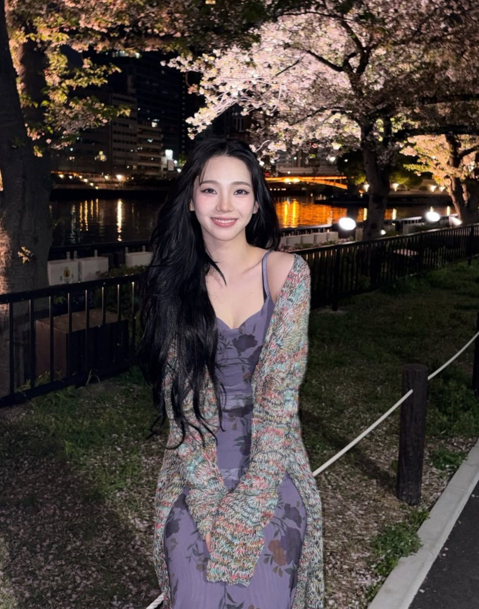 카리나랑 벚꽃 데이트할 사람…설렘 가득 여친짤 대방출 [DA★]