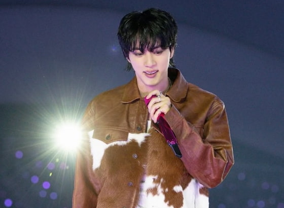 방탄소년단 진, 세이렌이 된 '美의 남신'…고양 물들인 환상 보컬→퍼포먼스