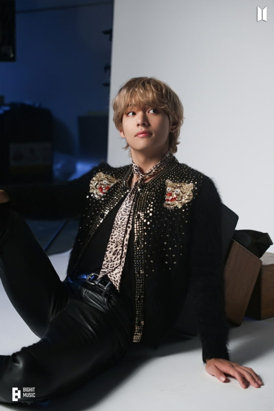 방탄소년단 뷔, 멕시코 감동시킨 'K-매너'..스페인어 인사→대통령 배려