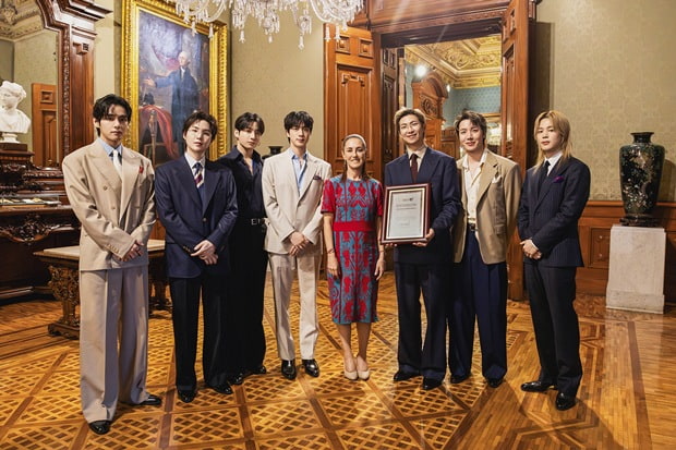 'BTS 효과' 에 놀란 멕시코 언론 "식당·호텔 매출 4배 폭등, 10년 갈증 해소" [이슈&톡]