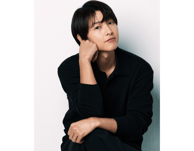 [단독] 송중기, '태양의 후예' 이후 10년 만 KBS 복귀…'러브 클라우드' 편성