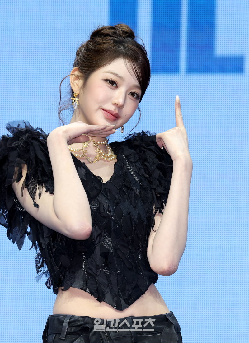 [What IS] "Rudeness" vs "ecksha"… Jang Won-young sparks unexpected debate over her departure behavior at the airport