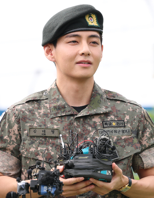 "Do Not Fire, It's Our Side"... When BTS V's 'Training Camp Anecdote' Starts Coming Out One After Another, He Appears Directly