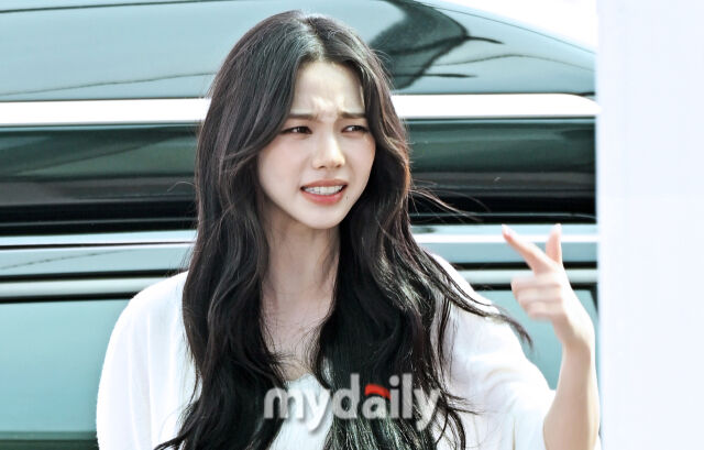 Karina Revealed the Reason Her Face Scrunched Up at the Airport 'Because of This' [Han Hyuk-seung's Ptok]