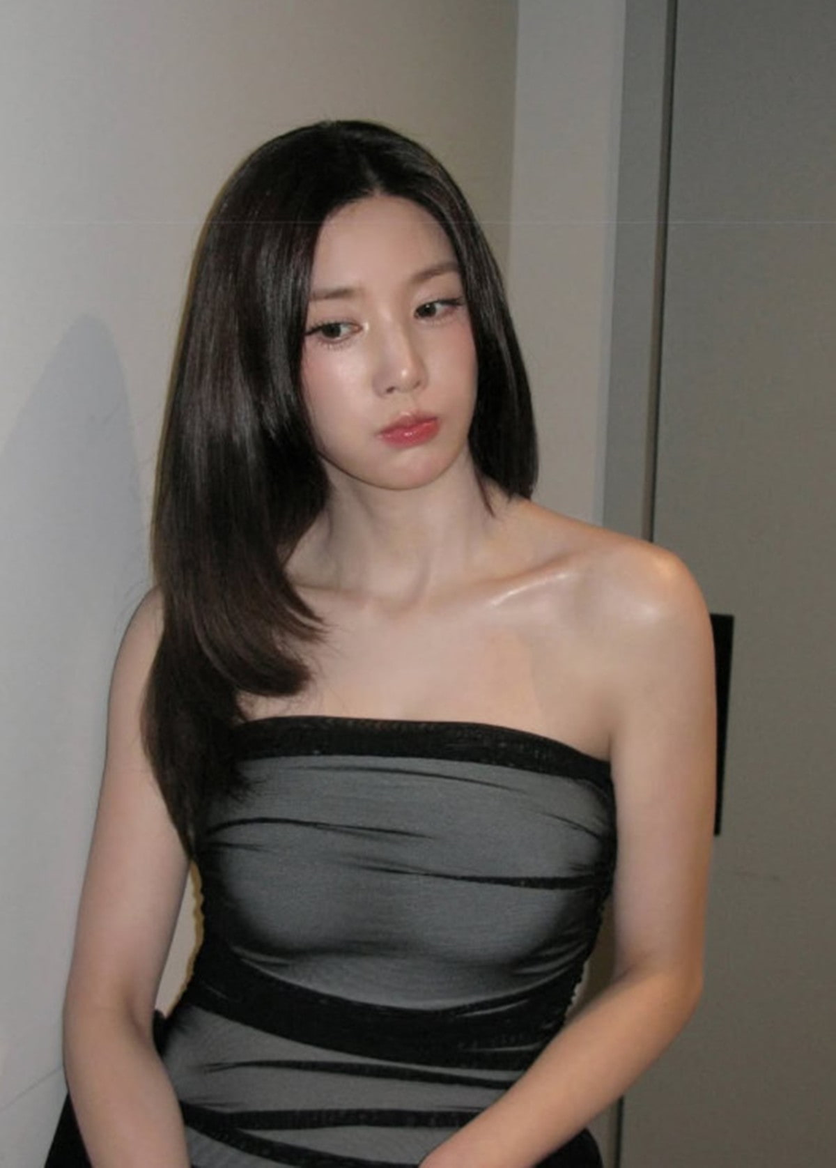 권은비, 드레스핏도 완벽…워터밤 여신의 위엄 [★해시태그]