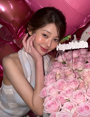 장원영, 힘 뺀 눈화장…묘하게 달라 보여
