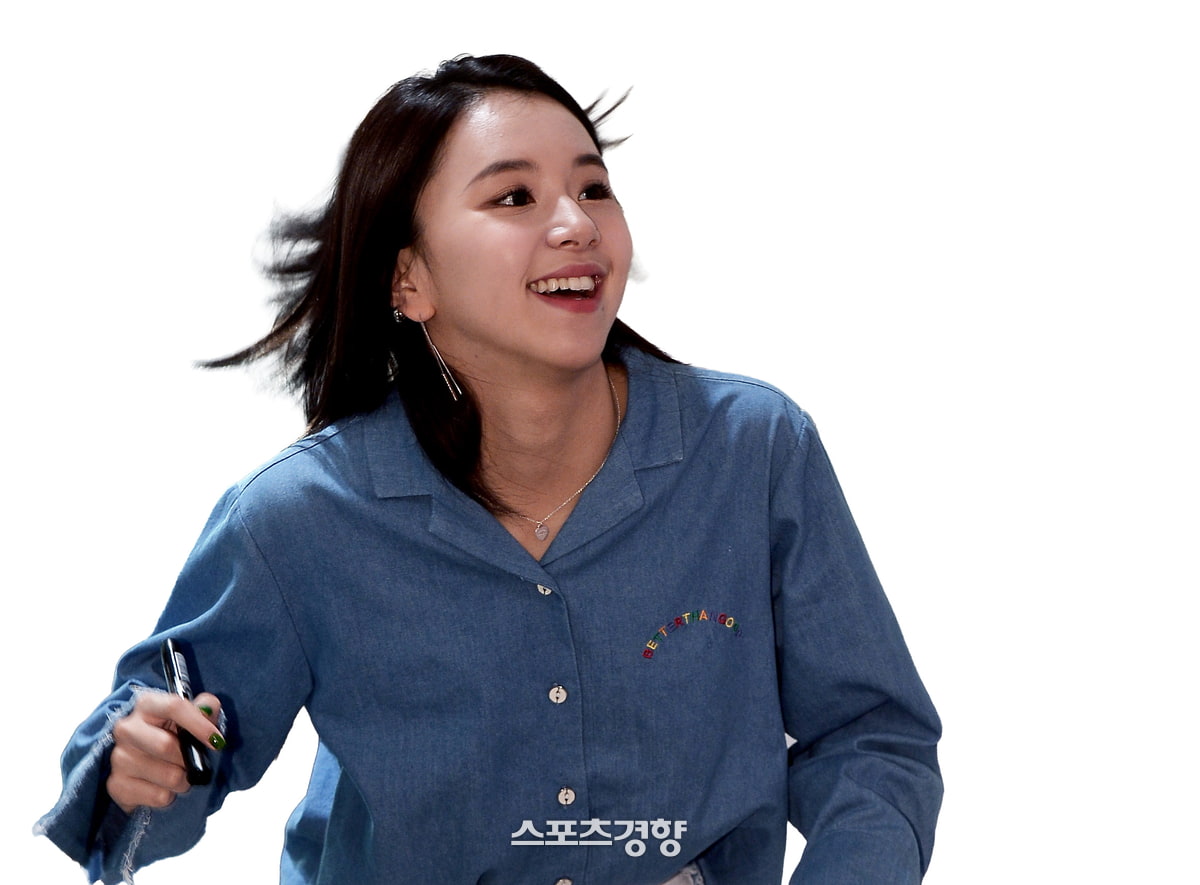 [Exclusive] Is TWICE Chaeyoung leaving JYP? ... Met with another agency