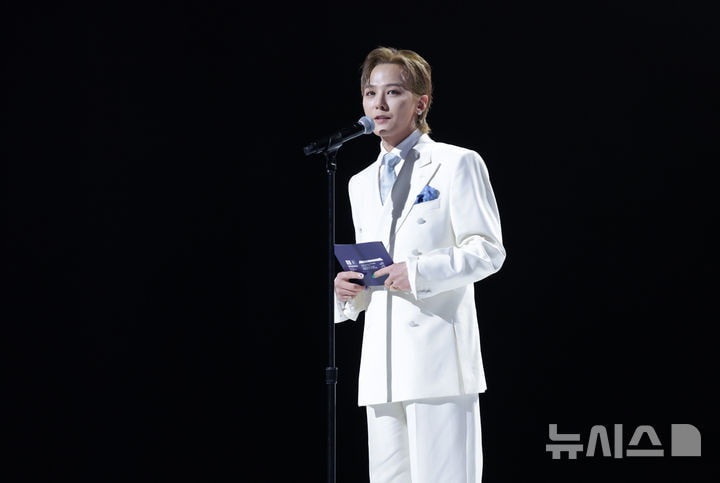 [세계유산위] 지드래곤 "세계유산 지키는 일, 미래 평화 만드는 일"