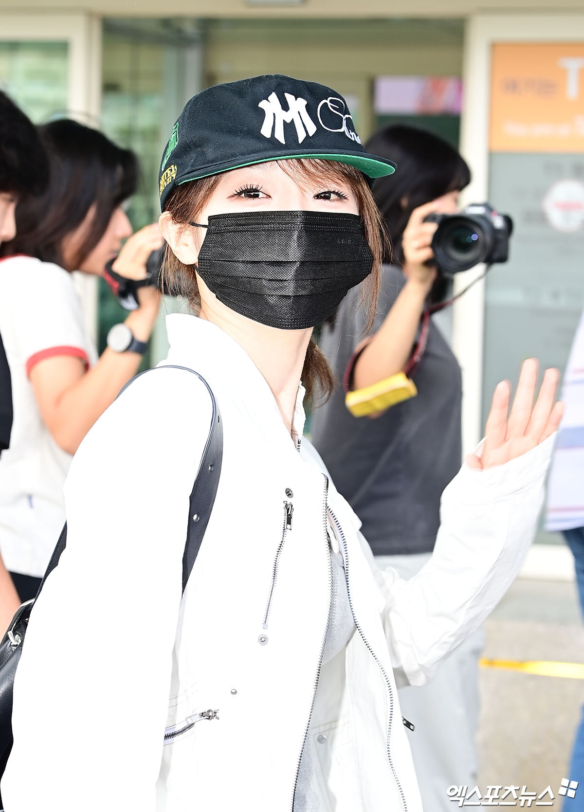 Choi Yena 'A Face Size That Leaves the Mask Behind' [EX's HD Photo]
