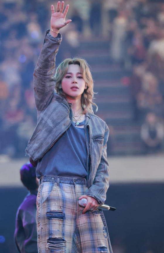 방탄소년단 지민, 글로벌 팬들의 사랑으로 KDOL 명예의 전당 新기록..7월 넷째주 주간랭킹 1위·누적 우승 219회