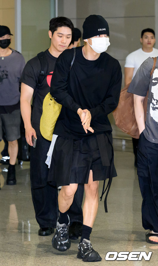 [사진]BTS 뷔,'귀여운 반바지 패션'