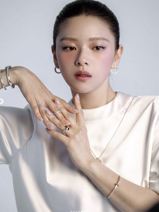Jeongyeon changes dramatically after leaving JYP… A fresh start as “actress Yoo Jeongyeon,” leaving “TWICE” behind