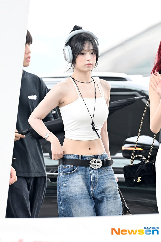 BABYMONSTER Ahyeon, “Every moment of pressing the shutter is a photo shoot” [PhotoN HD]
