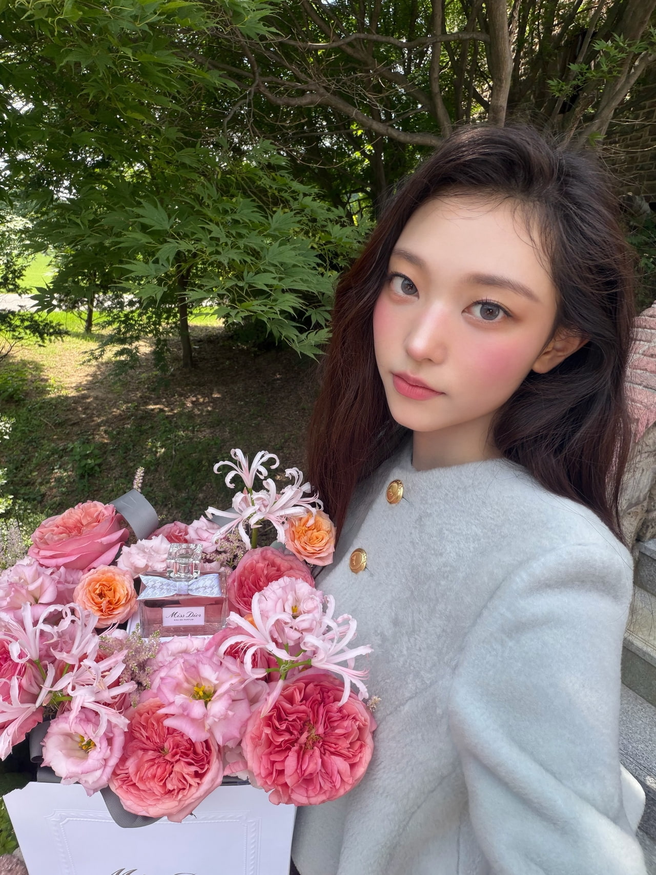 'Rami Controversy' NewJeans' Hyein Has Grown More Mature, Yet Is Still Adorable… A Cat Draped in Luxury Brands