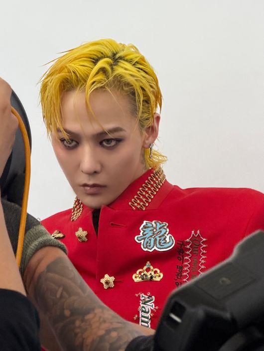 “Intensely captivating”… G-Dragon deliberately flaunts lethal charisma, stealing every gaze