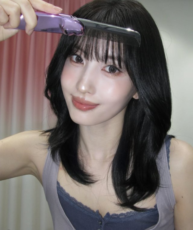 清纯还是妩媚？……Momo“自己打理”头发，一张脸呈现两种感觉！