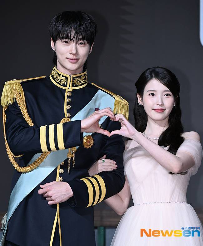 아이유, 변우석에 간식차 선물…'21세기 대군부인' 인연 계속