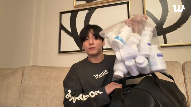BTS 정국, 먹는 약만 '수십 개' 충격 고백…"약사가 조언한 건 아냐"