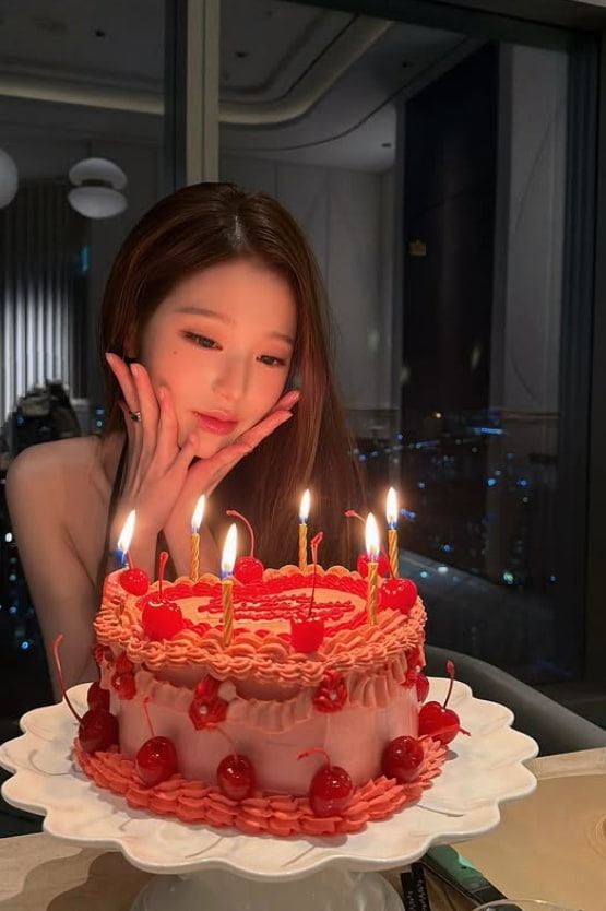 손종원 셰프가 케이크 대령…영앤리치 장원영 '인당 37만원' 레스토랑 생일파티