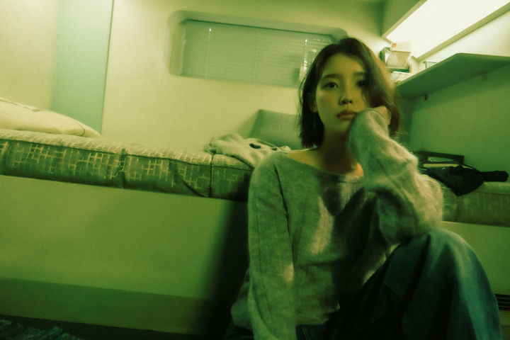 별 하나를 떠난 보낸 아이유, 유인나·유애나의 영원한 솔메이트