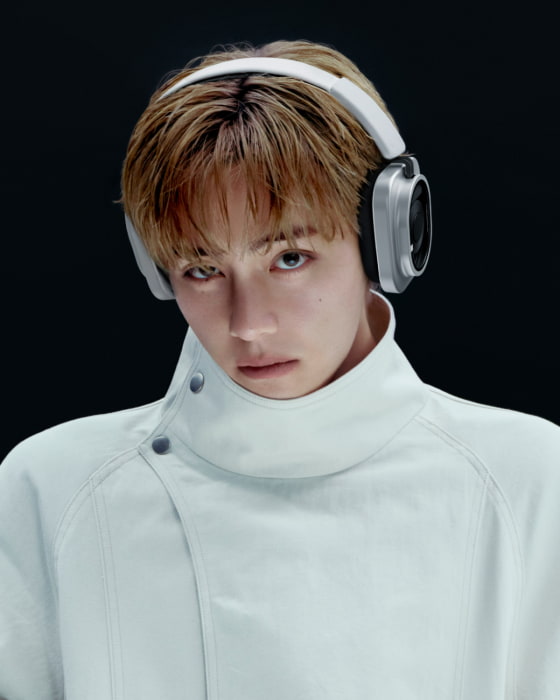 The ‘V Effect’ Is Heating Up! BTS’s Global Ambassador V’s ‘Nothing’ Headphones Sold Out in 15 Countries