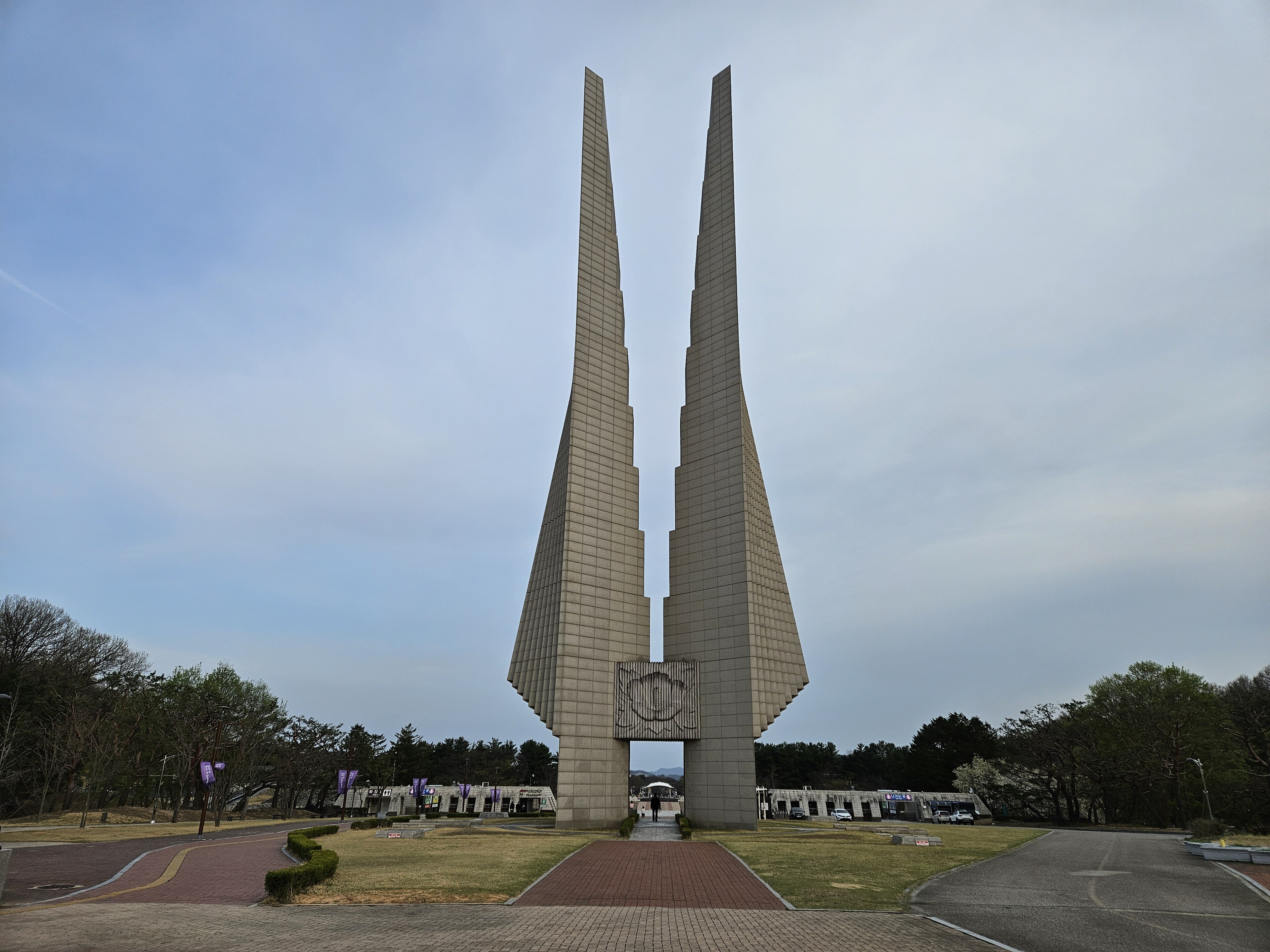 천안 독립기념관, 겨레의탑에서 제6관까지 잇는 한국 독립운동사 동선