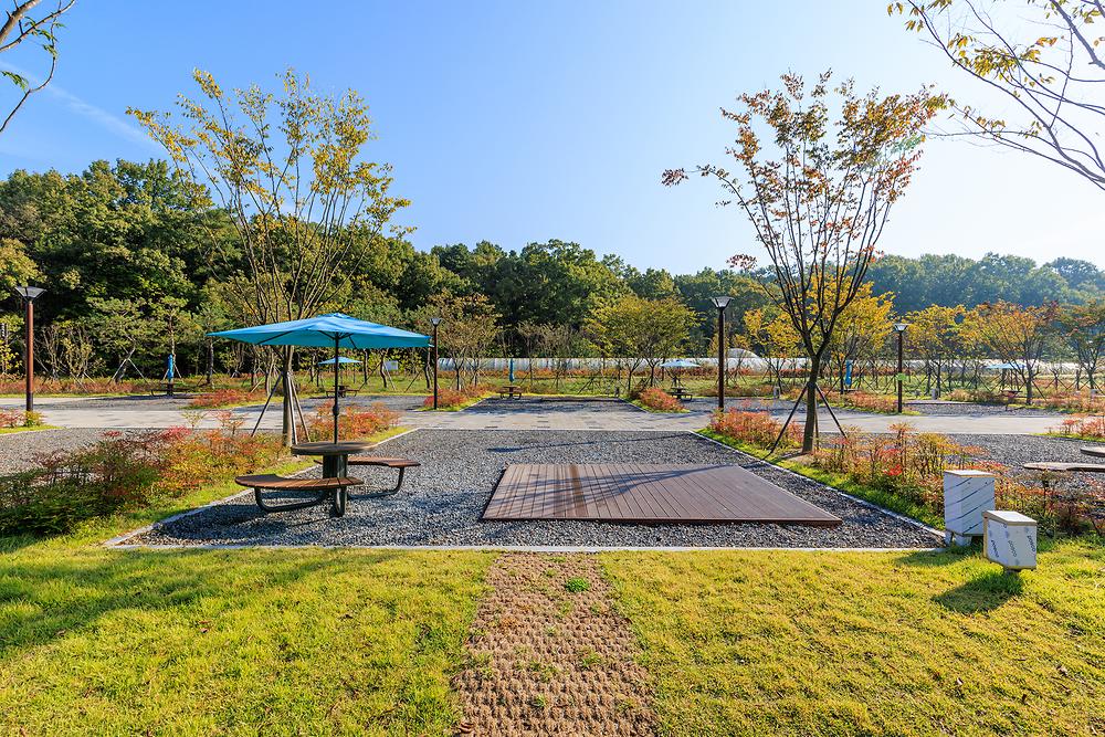 Hagi Forest Campground in Yuseong-gu, opened in 2021, a one-night urban stay prepared with 14 sites