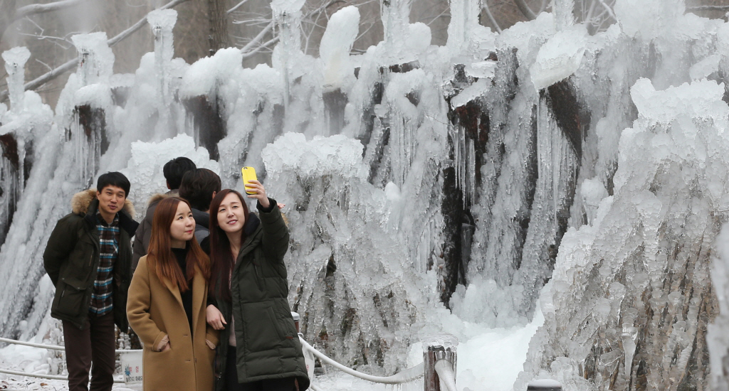 This is the ice garden of Sangso-dong Recreational Forest.