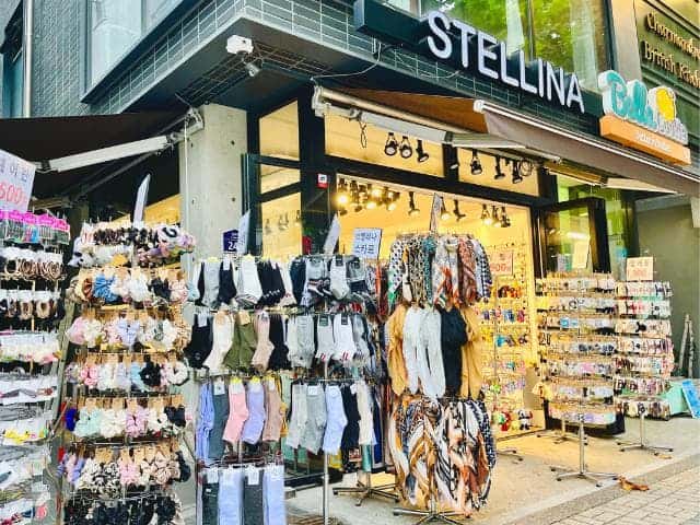 This is an image introducing shopping spaces on the streets of Yeonnam-dong..