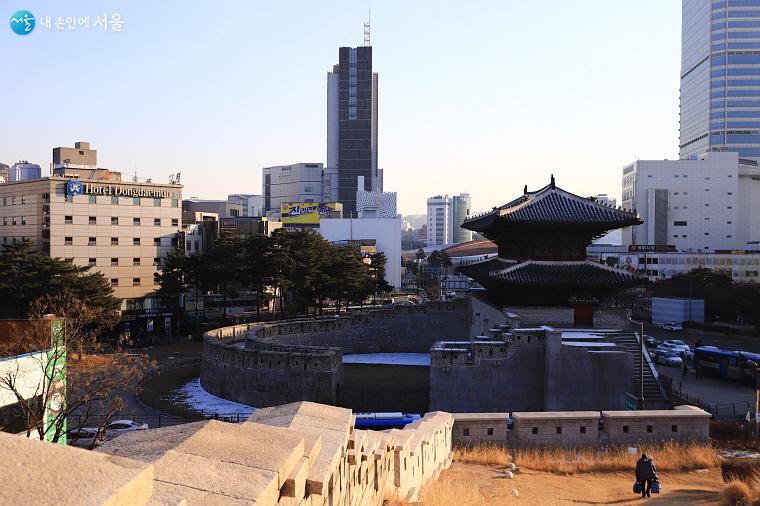This is the inside of the barbican seen from Heunginjimun Park.