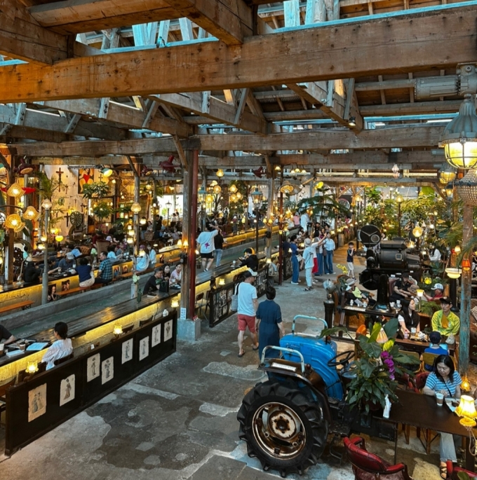 A Day in Ganghwa-do Starting from a 1933 Textile Mill Alley