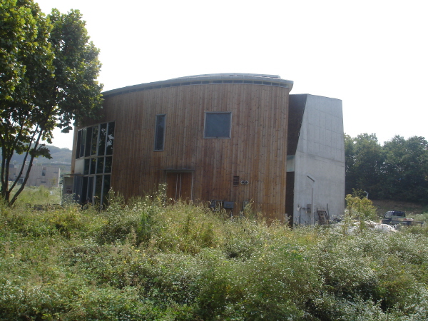 This is the view of Book Cafe Bandi in Heyri Art Village.
