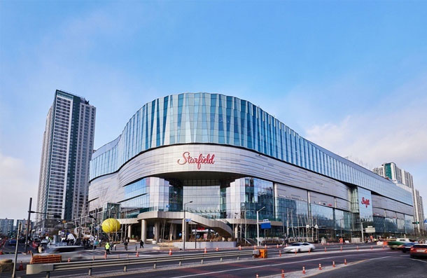 8 minutes from Hwaseo Station Exit 2 or 3: How to make the most of the 330,000㎡ Starfield Suwon route