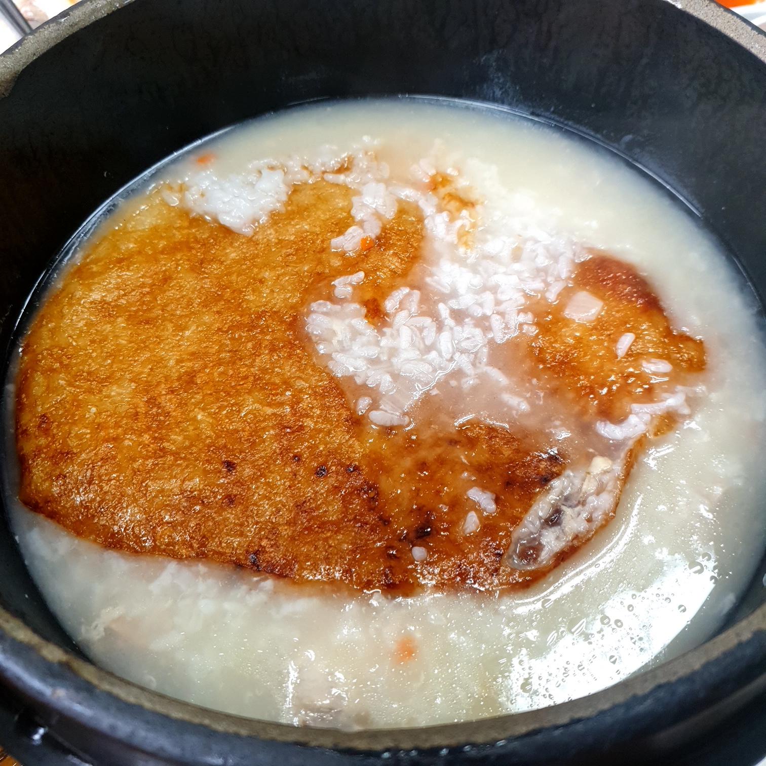 Seongbukdong Nurungji Baeksuk's chicken baeksuk and scorched-rice porridge