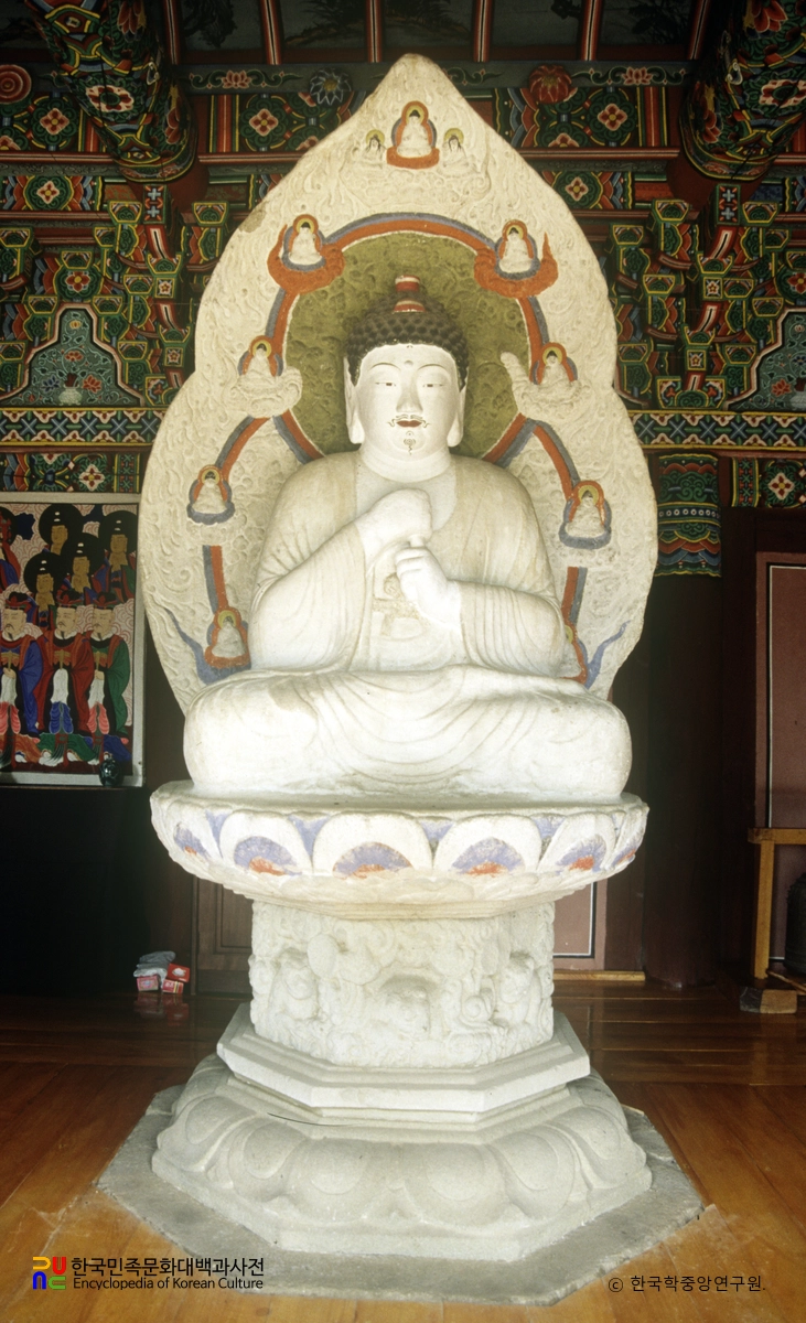 대구 동화사 비로암 석조비로자나불좌상입니다.