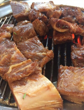 이동폭포갈비의 식당 사진입니다.