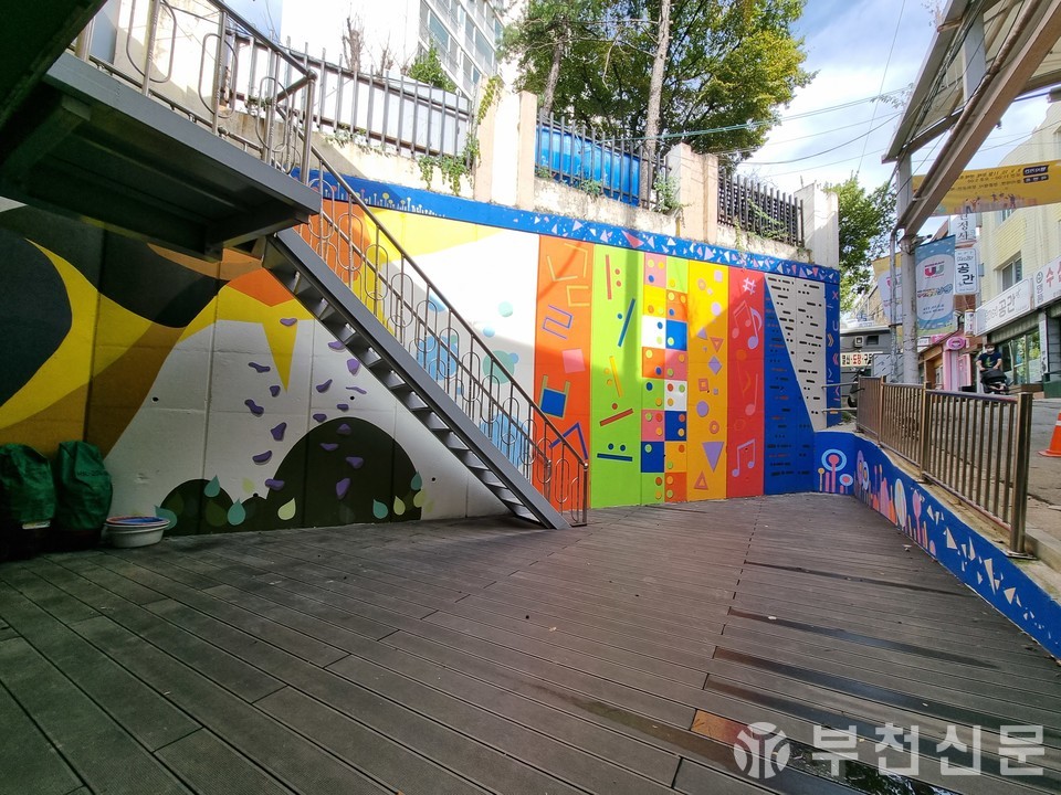 부천한신시장 내 문화예술 공간 모습입니다.