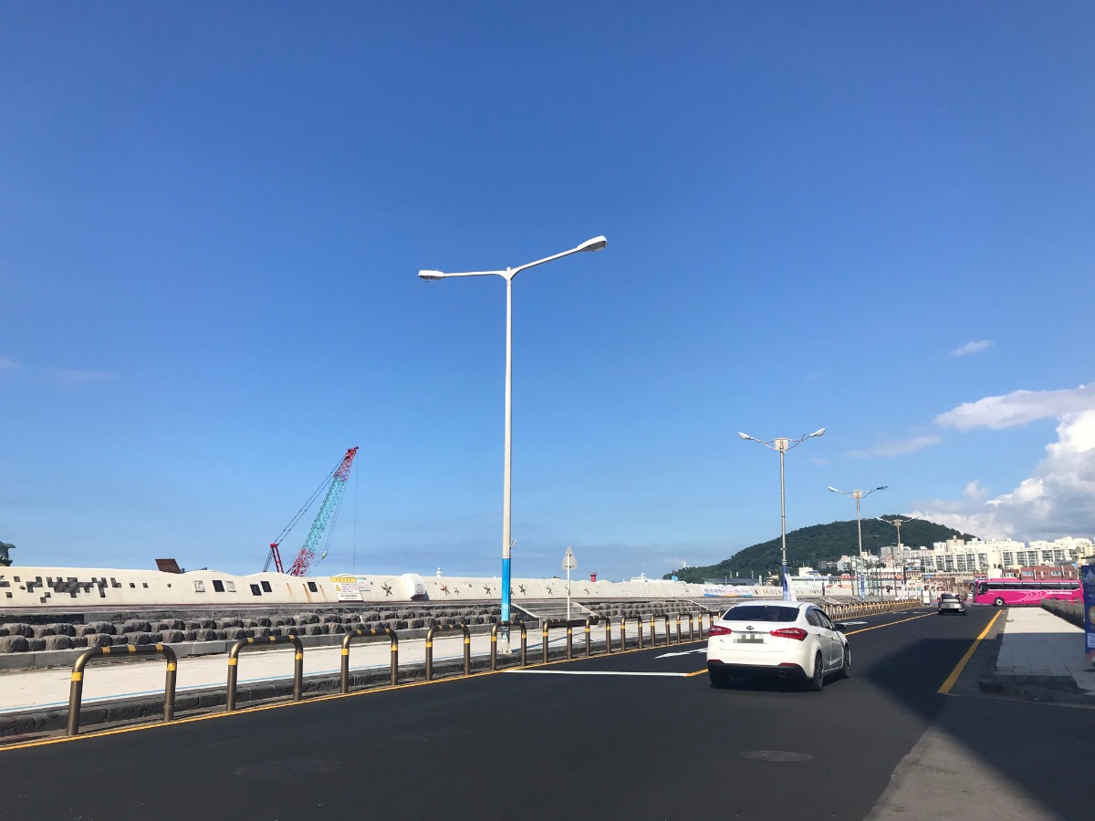제주 탑동 방파제 사진입니다.