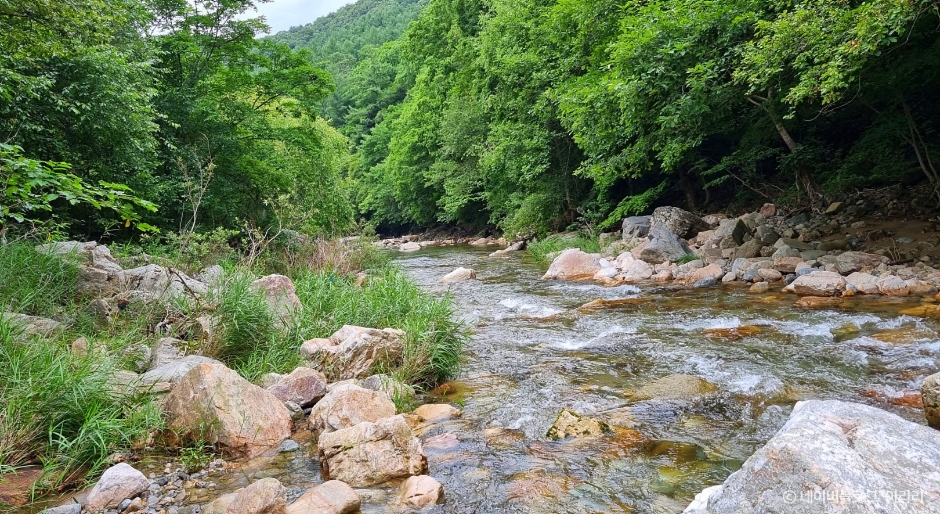 석산계곡 전경입니다.
