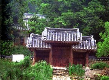 지평향교 전경입니다.
