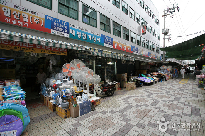 부산 만물의거리 시장 풍경