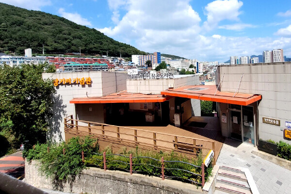 초량 산복도로에서 만나는 장기려의 청십자 정신