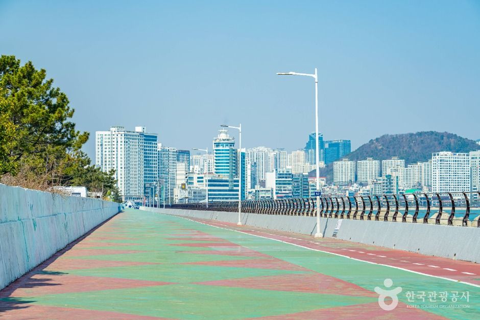 The End of Namcheon-dong, with a Side View of Gwangan Bridge