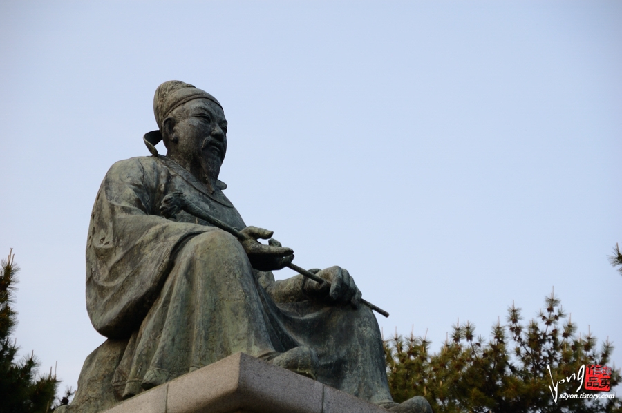 동백공원 해안에서 바라본 바다 풍경입니다.